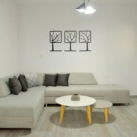 Alisahni Apartment Adamantas  Exteriör bild