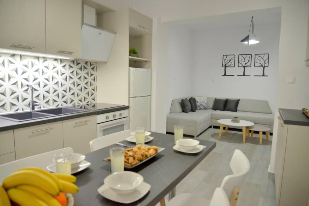 Alisahni Apartment Adamantas  Exteriör bild