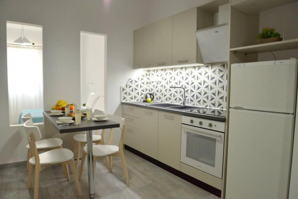 Alisahni Apartment Adamantas  Exteriör bild